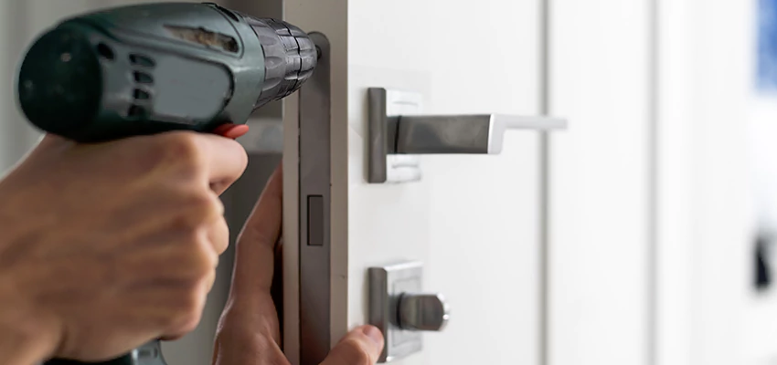 Locksmith For Lock Replacement Near Me in Oswego, IL
