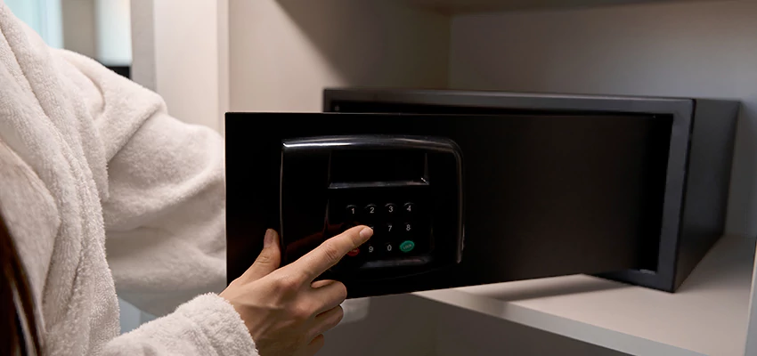 Safe Unlocking Service Company in Oswego, Illinois